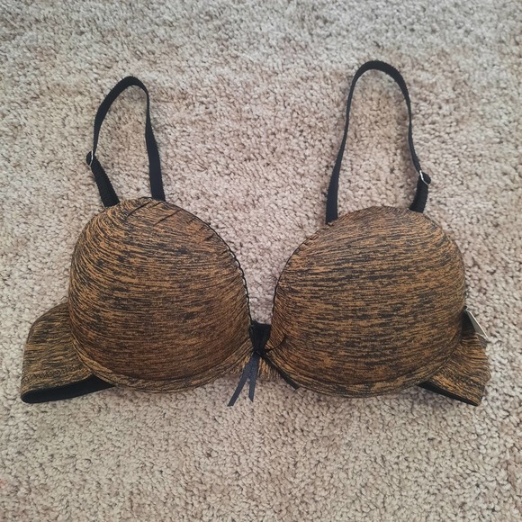 COPY - NWT Coobie 38 B Bra..  Padded Underwire, removable straps - Picture 1 of 4